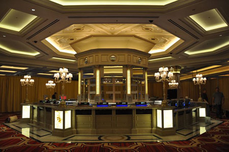 Oculus Bar at Venetian New Design and Backlit Onyx Panels