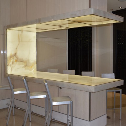 Backlit Onyx Feature Table