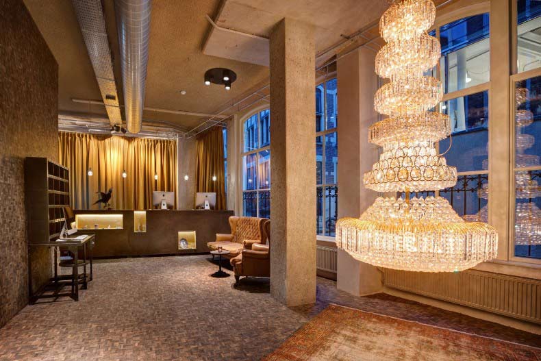 hotel-nesplein-lobby-entry-design
