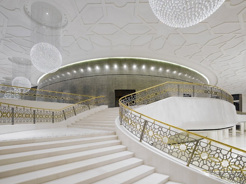 Palace-Lobby Stair-Ippolito