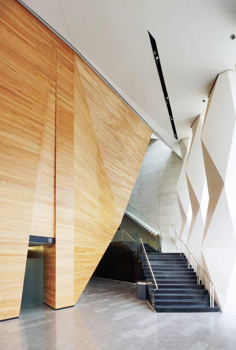 Lobby-Entry-Space-Roberto-Cantoral-Center-Broissin
