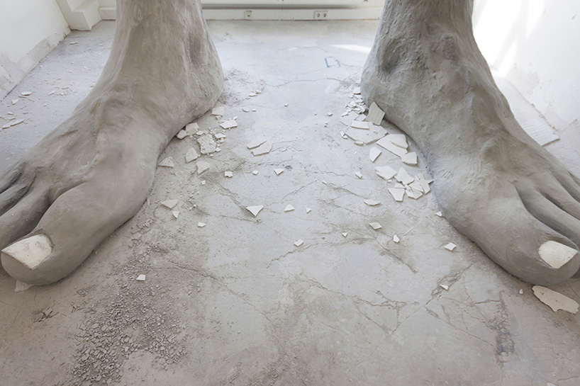Thursday Salute To Originals Ego Erectus Gpi Design We Are Particularly Interested In A Pair Of Feet That Seemingly Crashed Through The Ceiling On One Floor Created By Spanish Artist Mario Mankey